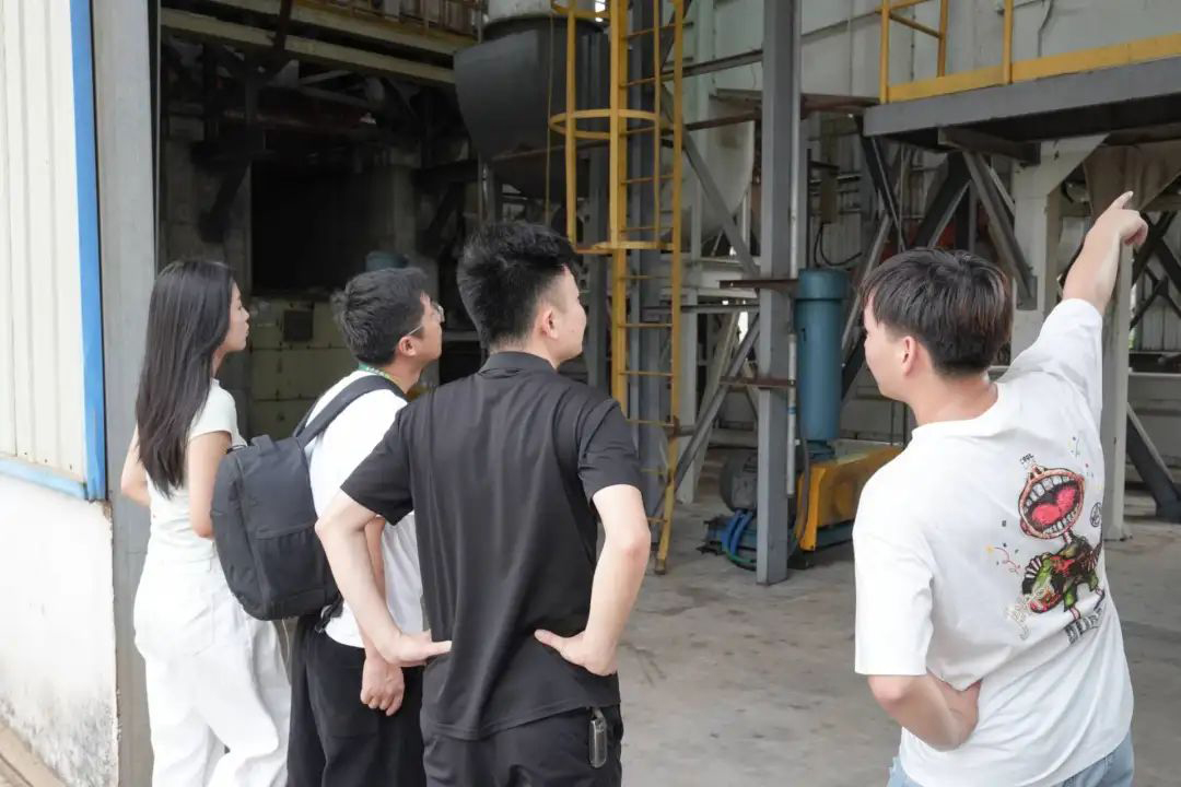 【携手并进】江西智林新材团队到访,华洲木业正式入驻抖音平台(图2) 【携手并进】江西智林新材团队到访,华洲木业正式入驻抖音平台(图2)