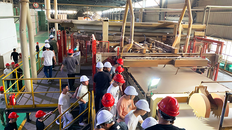 工厂4.jpg 工厂4.jpg